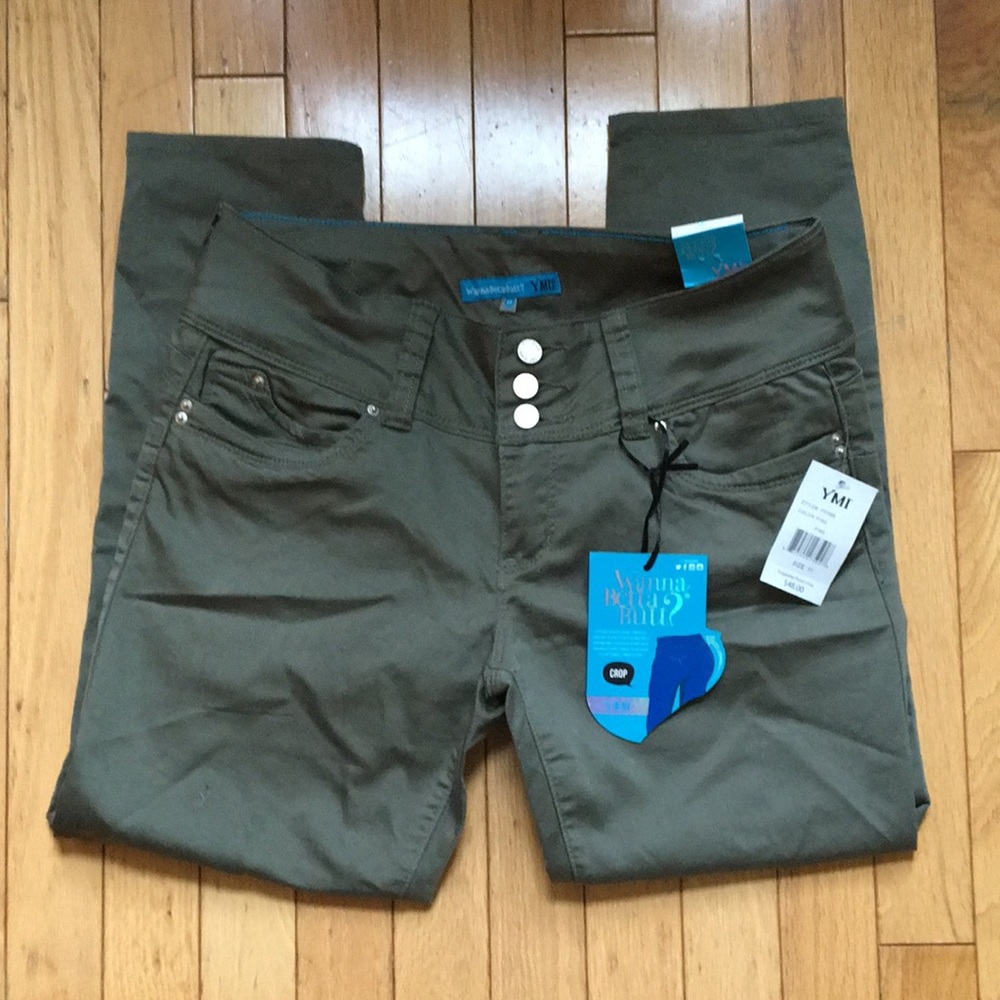 YMI Wanna Betta Butt Army Green Crop lightweight pants NWT